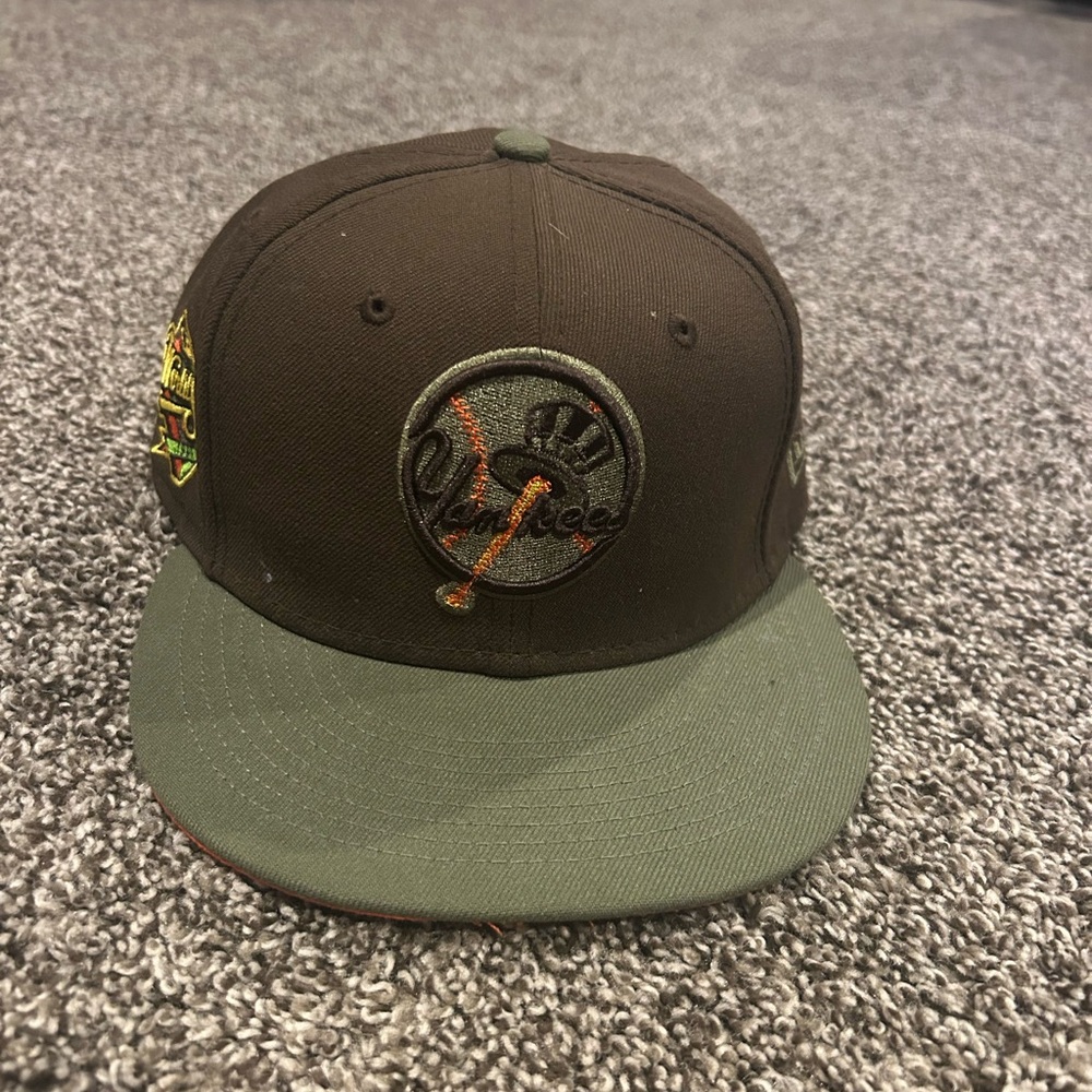 Size 7 1/2 1999 World Series baseball cap.